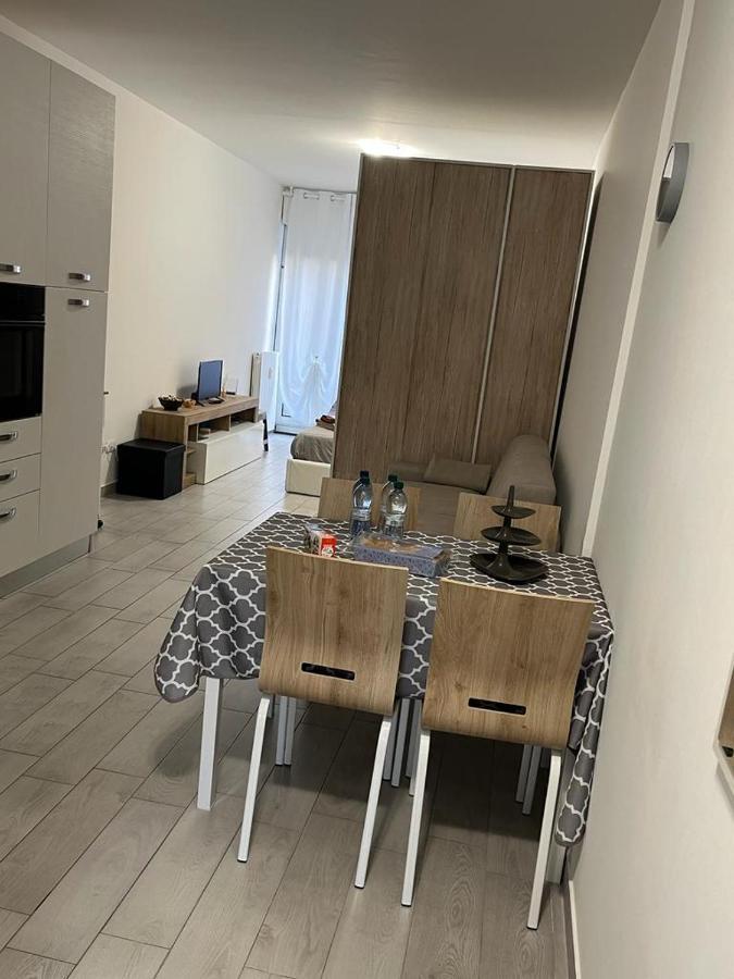 Einaudi Apartment Cologno Monzese Exterior foto