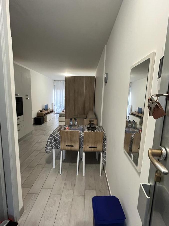 Einaudi Apartment Cologno Monzese Exterior foto